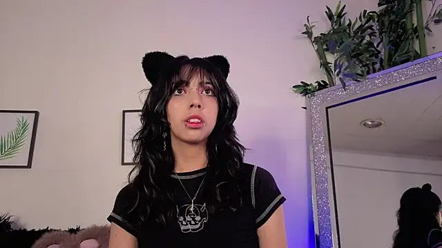 Nyx nayla online show from 7, 10, 2025