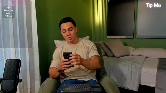 Snapshot of Ryan_Hunt chatting on 17, 1, 2025 Ryan Hunt online show from 17, 1, 2025