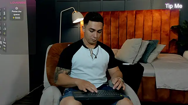 Snapshot of Ryan_Hunt chatting on 29, 1, 2025 Ryan Hunt online show from 29, 1, 2025