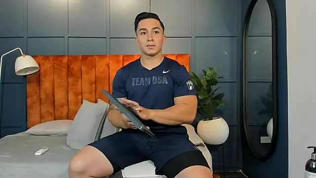 Snapshot of Ryan_Hunt chatting on 8, 2, 2025 Ryan Hunt online show from 8, 2, 2025