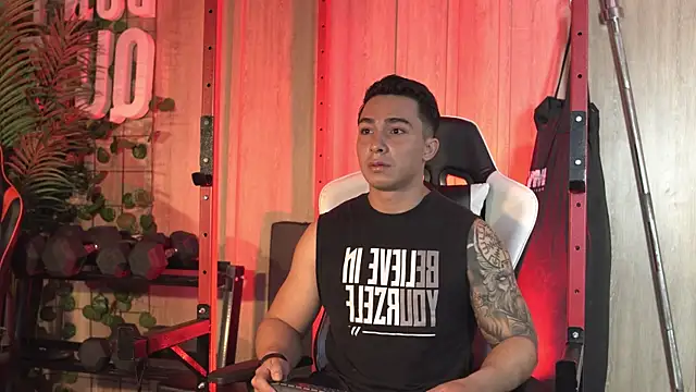 Snapshot of Ryan_Hunt chatting on 8, 10, 2025 Ryan Hunt online show from 8, 10, 2025