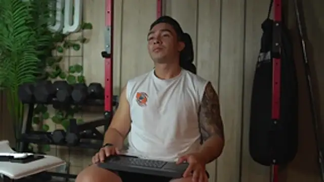 Snapshot of Ryan_Hunt chatting on 10, 10, 2025 Ryan Hunt online show from 10, 10, 2025