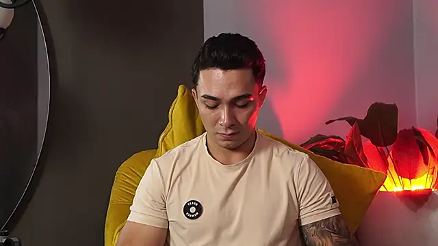 Snapshot of Ryan_Hunt chatting on 11, 10, 2025 Ryan Hunt online show from 11, 10, 2025