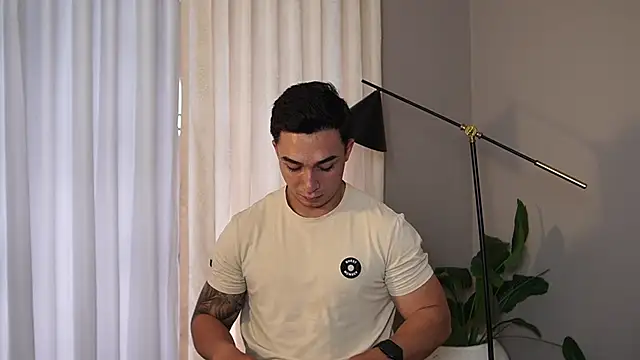 Snapshot of Ryan_Hunt chatting on 18, 10, 2025 Ryan Hunt online show from 18, 10, 2025