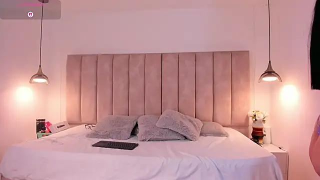 Snapshot of Julieta_Jane chatting on 16, 9, 2025 Julieta Jane online show from 16, 9, 2025