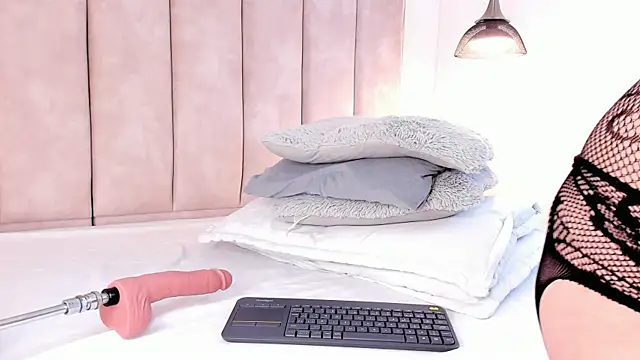 Snapshot of Julieta_Jane chatting on 25, 10, 2025 Julieta Jane online show from 25, 10, 2025