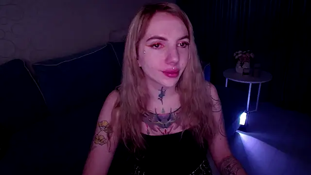 Snapshot of AnneTenet chatting on 10, 10, 2025 AnneTenet online show from 10, 10, 2025