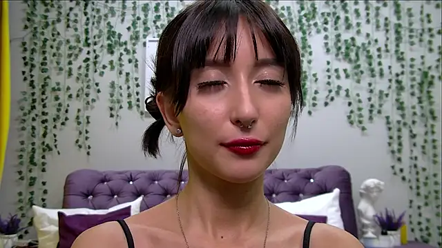 NicoleLimp online show from 17, 2, 2025