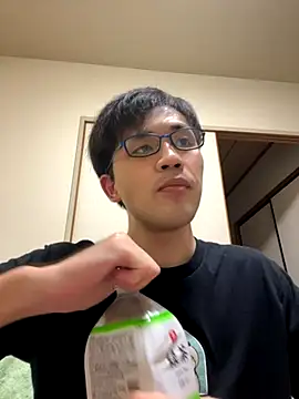 Snapshot of ryusei18570 chatting on 23, 9, 2025 ryusei18570 online show from 23, 9, 2025