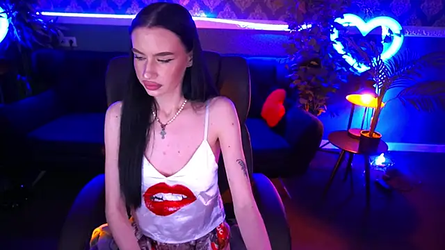 Snow WhiteeeX online show from 2, 2, 2025