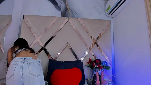 Snapshot of ninaht chatting on 17, 10, 2025 ninaht online show from 17, 10, 2025