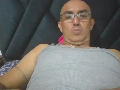 Snapshot of exmilitary chatting on 28, 4, 2026 exmilitary online show from 28, 4, 2026