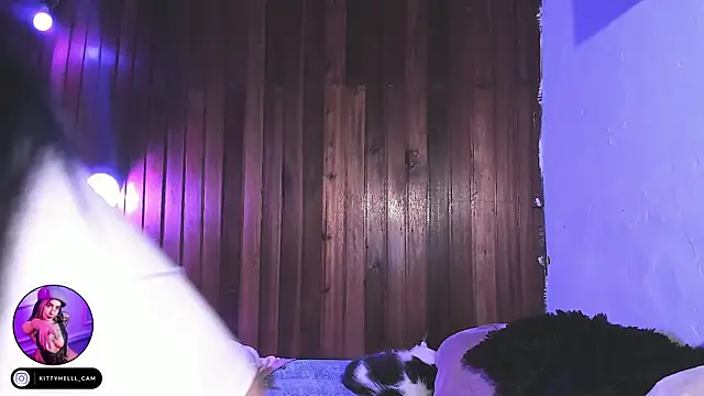 Snapshot of Alice_woodville chatting on 18, 11, 2025 Alice woodville online show from 18, 11, 2025