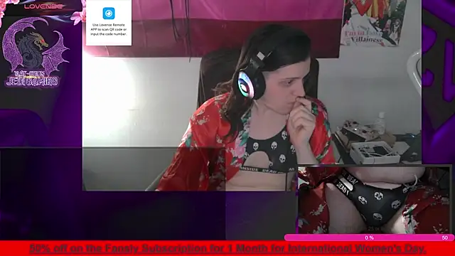 Snapshot of Rae-Suon chatting on 8, 3, 2025 Rae-Suon online show from 8, 3, 2025
