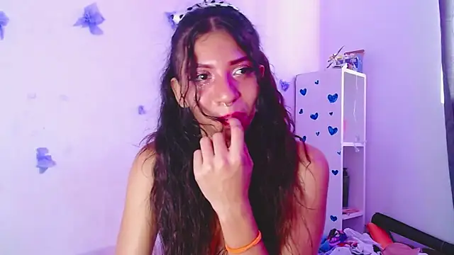 Snapshot of Carlacutte chatting on 2, 12, 2024 Carlacutte online show from 2, 12, 2024