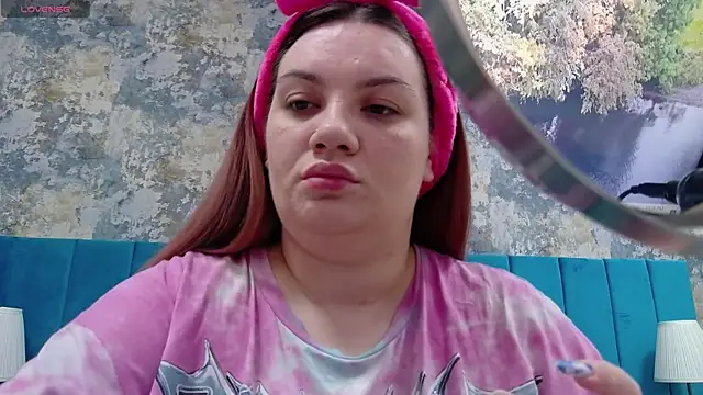 MelanieBrownn online show from 29, 12, 2024