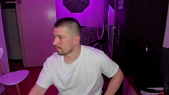 Snapshot of Michael_Wolfborn chatting on 29, 9, 2025 Michael Wolfborn online show from 29, 9, 2025