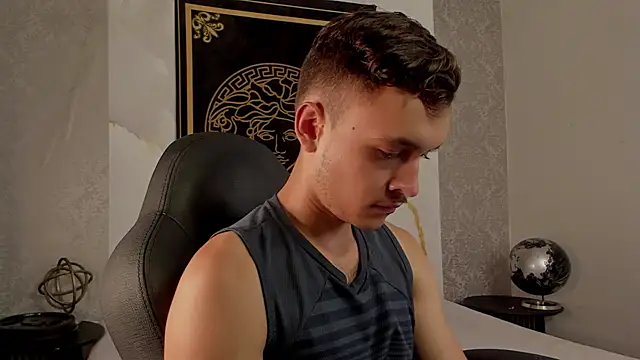 Desmon Clark online show from 20, 2, 2025