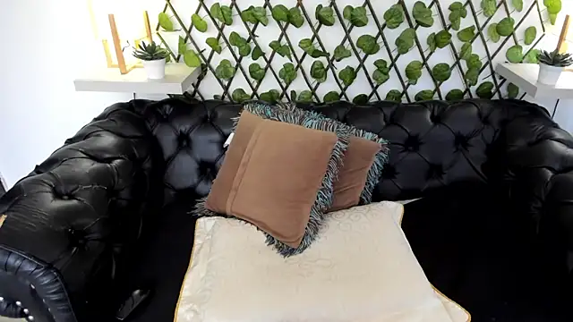 MARGOT WHISPER online show from 18, 2, 2025