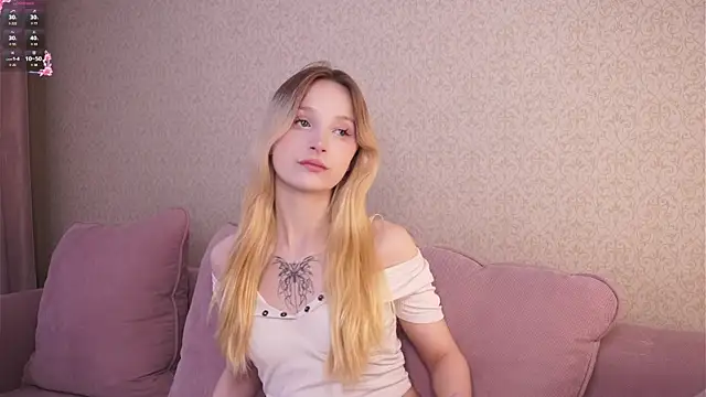Snapshot of Naughty__Couplles chatting on 20, 9, 2025 Naughty  Couplles online show from 20, 9, 2025