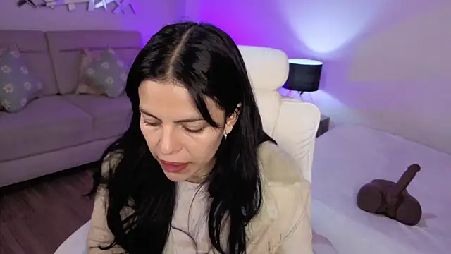 Eliie Ruizz online show from 30, 4, 2026