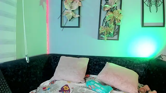 Annie karlsson   online show from 23, 12, 2024