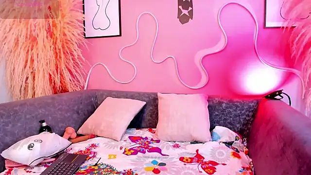 Annie karlsson   online show from 28, 12, 2024