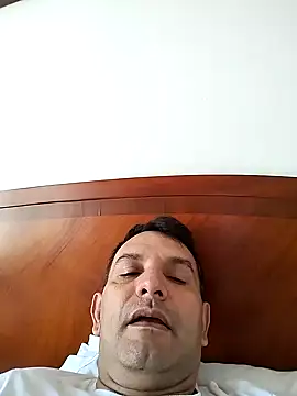 Snapshot of RogueTraveler chatting on 5, 12, 2024 RogueTraveler online show from 5, 12, 2024