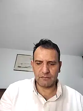 Snapshot of RogueTraveler chatting on 28, 1, 2025 RogueTraveler online show from 28, 1, 2025