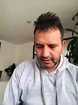 Snapshot of RogueTraveler chatting on 3, 2, 2025 RogueTraveler online show from 3, 2, 2025