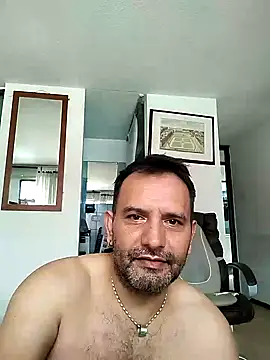 Snapshot of RogueTraveler chatting on 4, 2, 2025 RogueTraveler online show from 4, 2, 2025