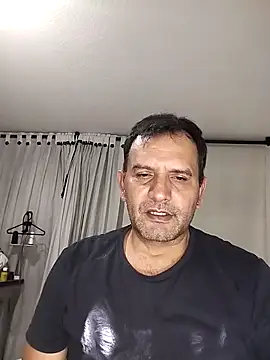 Snapshot of RogueTraveler chatting on 9, 3, 2025 RogueTraveler online show from 9, 3, 2025