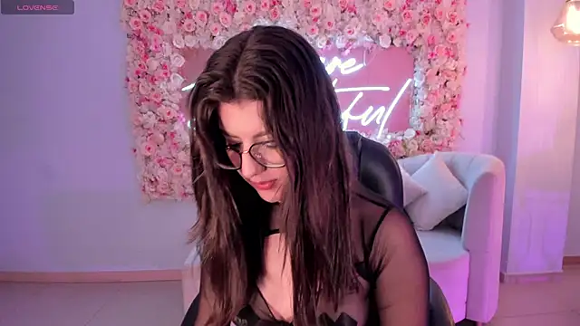 Snapshot of AmberFarrell chatting on 17, 2, 2025 AmberFarrell online show from 17, 2, 2025