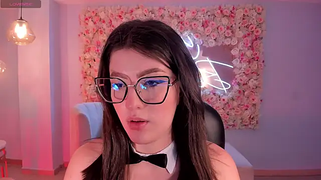 Snapshot of AmberFarrell chatting on 19, 2, 2025 AmberFarrell online show from 19, 2, 2025