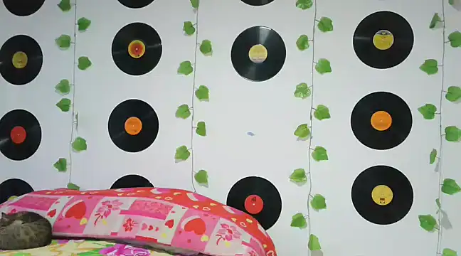 Darlyhooper1- online show from 26, 2, 2025