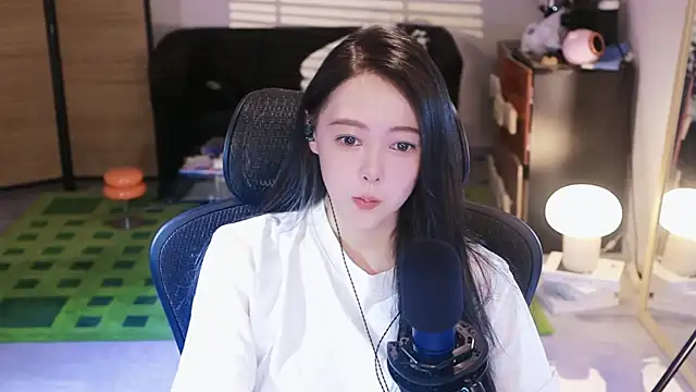 Snapshot of Roseonly_ chatting on 22, 10, 2025 Roseonly  online show from 22, 10, 2025