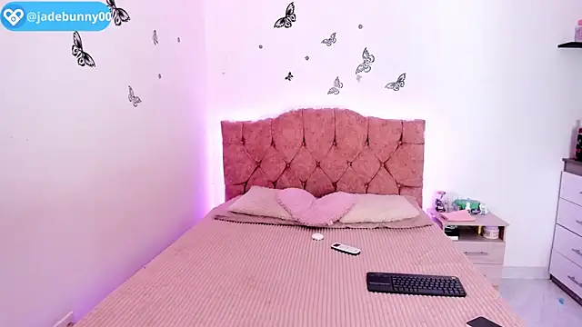 jade dakota   online show from 12, 9, 2025