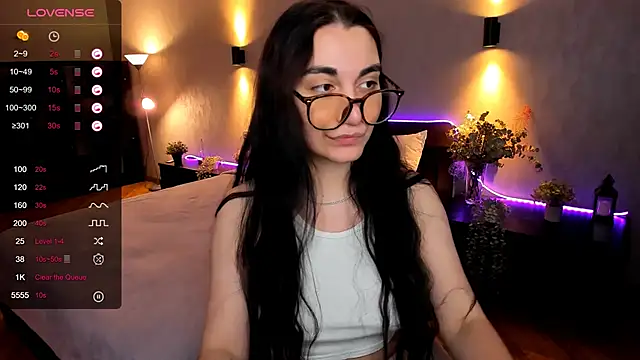 Snapshot of hannacheekss_ chatting on 3, 12, 2024 hannacheekss  online show from 3, 12, 2024