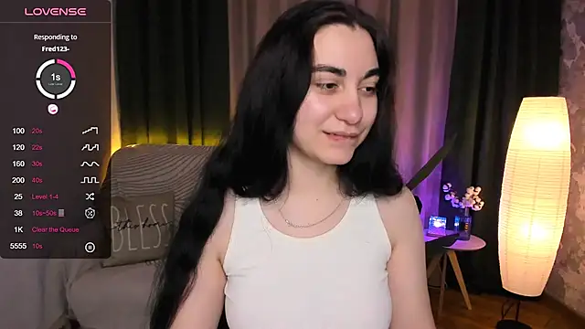 Snapshot of hannacheekss_ chatting on 7, 12, 2024 hannacheekss  online show from 7, 12, 2024
