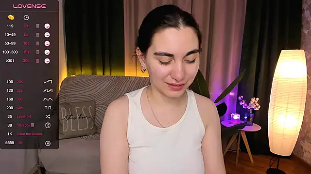 Snapshot of hannacheekss_ chatting on 7, 12, 2024 hannacheekss  online show from 7, 12, 2024