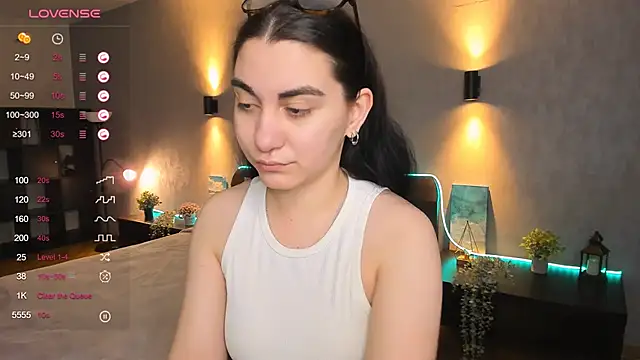 Snapshot of hannacheekss_ chatting on 20, 1, 2025 hannacheekss  online show from 20, 1, 2025