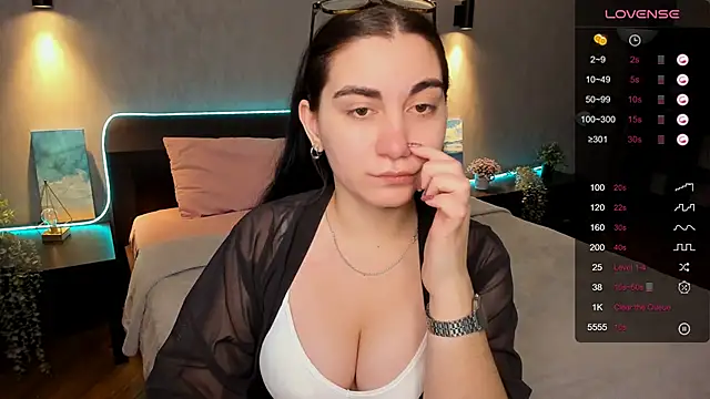 Snapshot of hannacheekss_ chatting on 31, 1, 2025 hannacheekss  online show from 31, 1, 2025