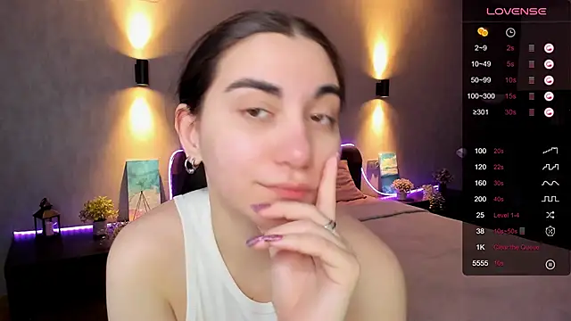Snapshot of hannacheekss_ chatting on 1, 2, 2025 hannacheekss  online show from 1, 2, 2025