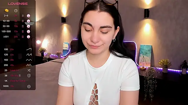 Snapshot of hannacheekss_ chatting on 4, 2, 2025 hannacheekss  online show from 4, 2, 2025