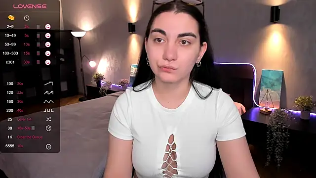 Snapshot of hannacheekss_ chatting on 5, 2, 2025 hannacheekss  online show from 5, 2, 2025