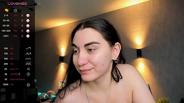 Snapshot of hannacheekss_ chatting on 6, 2, 2025 hannacheekss  online show from 6, 2, 2025