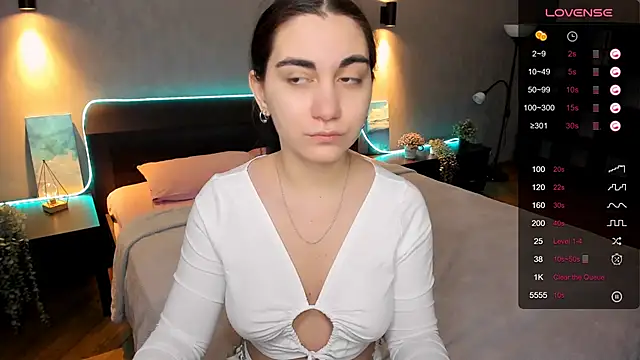 Snapshot of hannacheekss_ chatting on 7, 2, 2025 hannacheekss  online show from 7, 2, 2025
