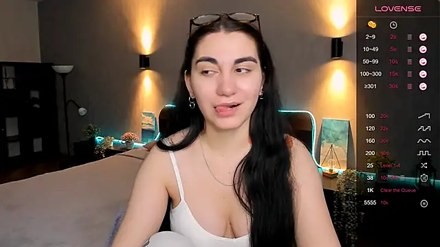 Snapshot of hannacheekss_ chatting on 10, 2, 2025 hannacheekss  online show from 10, 2, 2025