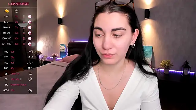 Snapshot of hannacheekss_ chatting on 12, 2, 2025 hannacheekss  online show from 12, 2, 2025