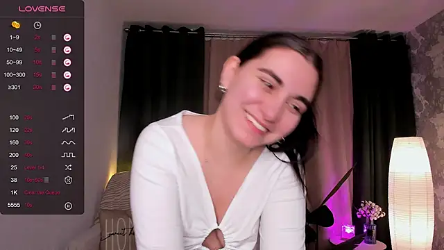Snapshot of hannacheekss_ chatting on 17, 2, 2025 hannacheekss  online show from 17, 2, 2025